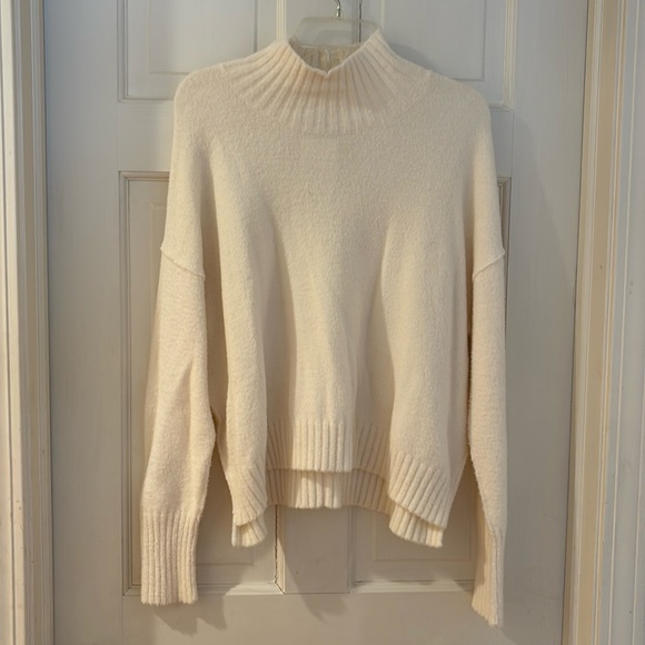Free People Ivory Vancouver Turtleneck XS NWT - Picture 3 of 5